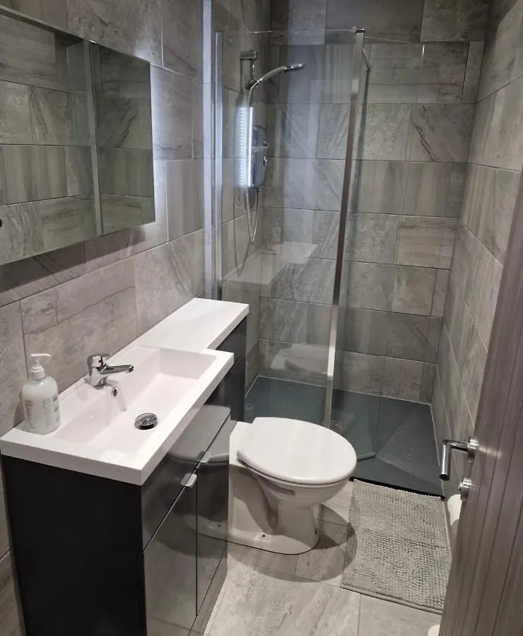 Apartment In Uppermill 새들워스
