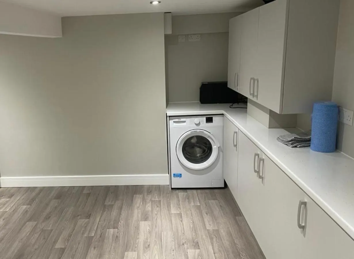 Apartment In Uppermill 새들워스